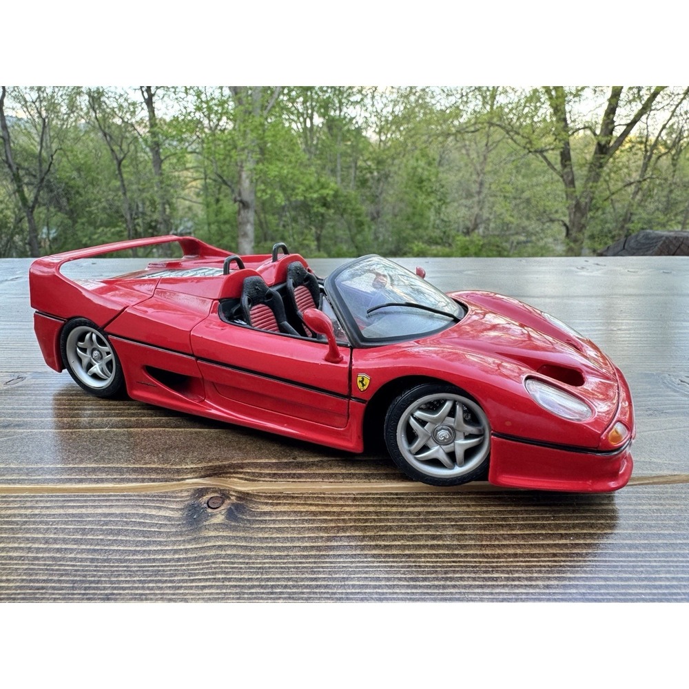 Ferrari F50 1:18 Diecast Model Car Maisto Red Convertible Detailed
